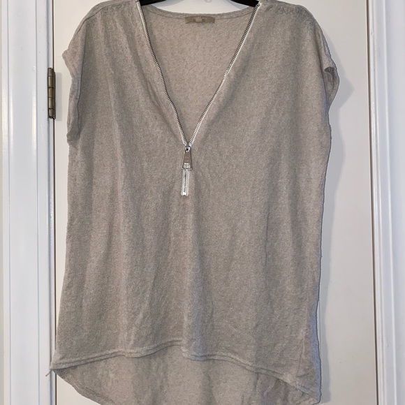 Beige zippered top size Large - Picture 1 of 3